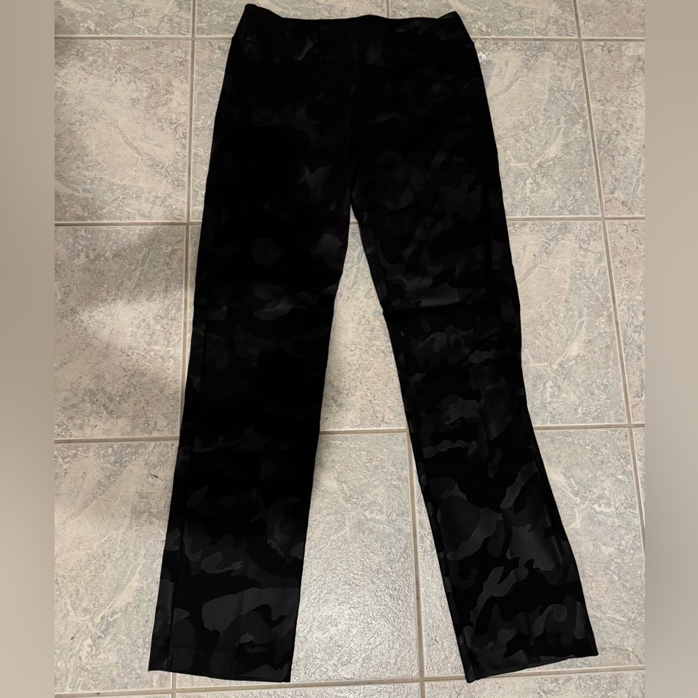 Insight New York women’s pants size 12 Dark Camo. New with tags.